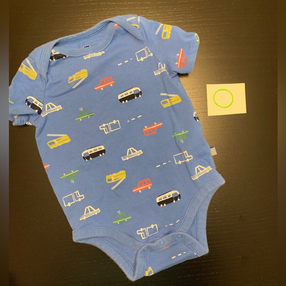 🧸2/$6.00⭐️ GAP 6-12m Vehicle Theme Short Sleeve Onesie